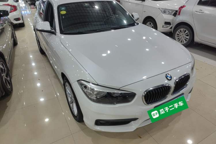 Used BMW 1 Series 2016 118i Leading Model Front Right 45 Deg