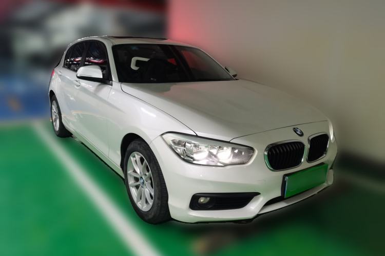 Used BMW 1 Series 2016 118i Leading Model Front Right 45 Deg