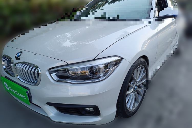 Used BMW 1 Series 2016 120i Leading Model Front Right 45 Deg