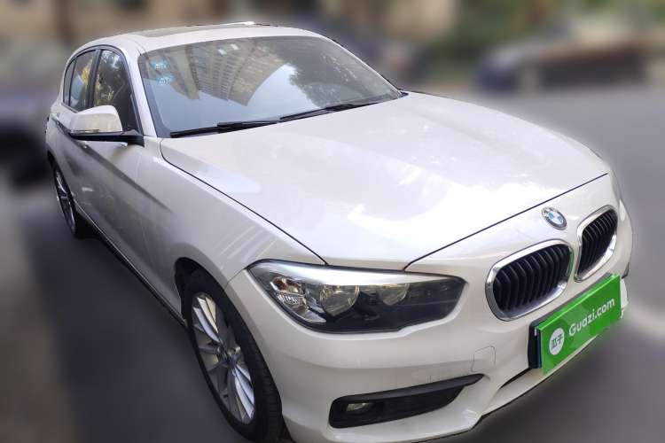 Used BMW 1 Series 2016 120i Leading Model Front Right 45 Deg