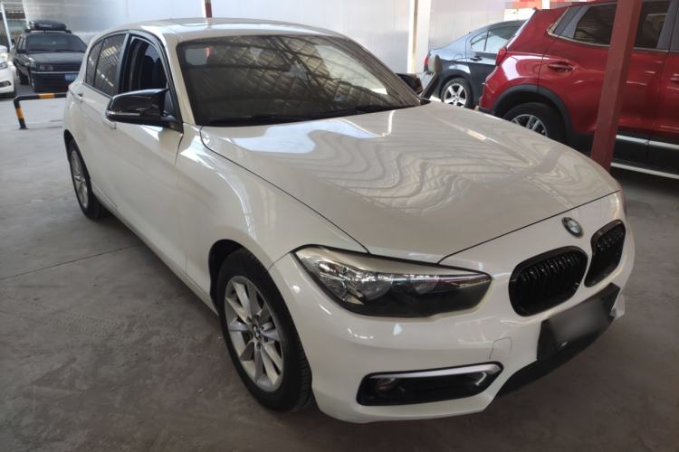 Used BMW 1 Series 2016 118i Urban Design Package Front Right 45 Deg