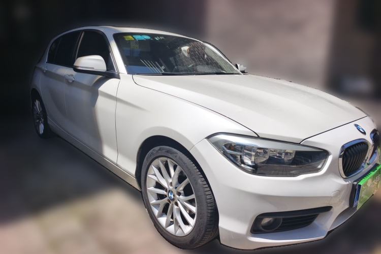 Used BMW 1 Series 2016 120i Leading Model Front Right 45 Deg