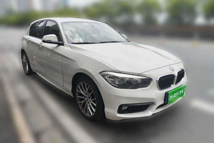 Used BMW 1 Series 2016 120i Leading Model Front Right 45 Deg