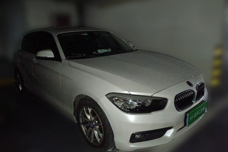 Used BMW 1 Series 2016 118i Leading Model Front Right 45 Deg