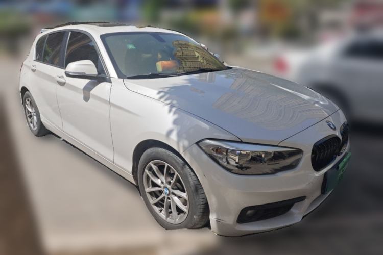 Used BMW 1 Series 2016 118i Leading Model Front Right 45 Deg