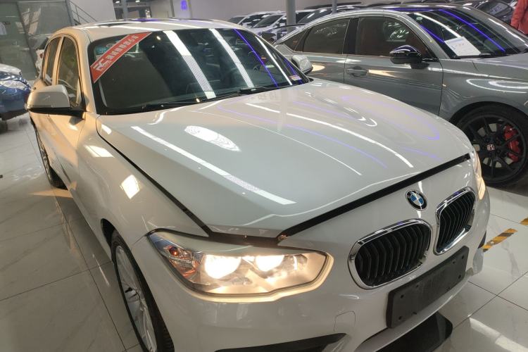 Used BMW 1 Series 2016 120i Leading Model Front Right 45 Deg