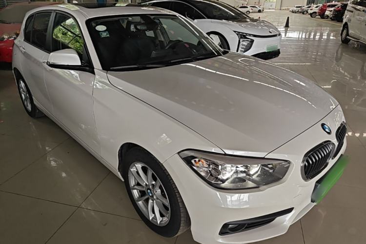 Used BMW 1 Series 2016 118i Leading Model Front Right 45 Deg