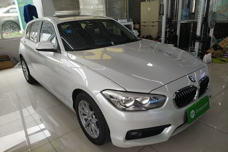 Used BMW 1 Series 2016 118i Leading Model Front Right 45 Deg