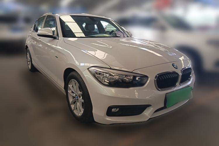 Used BMW 1 Series 2016 118i Leading Model Front Right 45 Deg