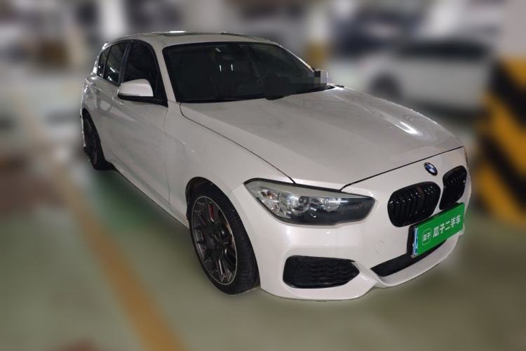 Used BMW 1 Series 2016 120i Leading Model Front Right 45 Deg