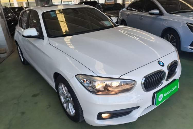 Used BMW 1 Series 2016 118i Leading Model Front Right 45 Deg