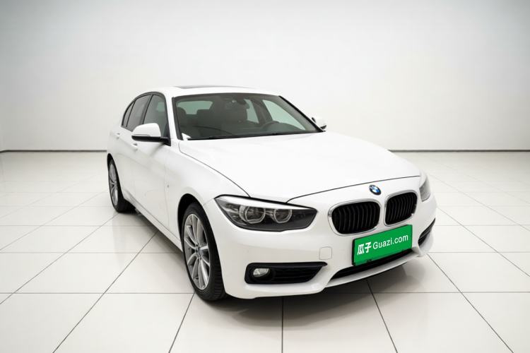 Used BMW 1 Series 2016 120i Leading Model Front Right 45 Deg