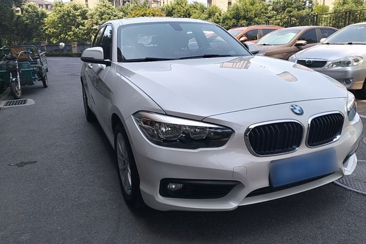 Used BMW 1 Series 2016 118i Leading Model Front Right 45 Deg