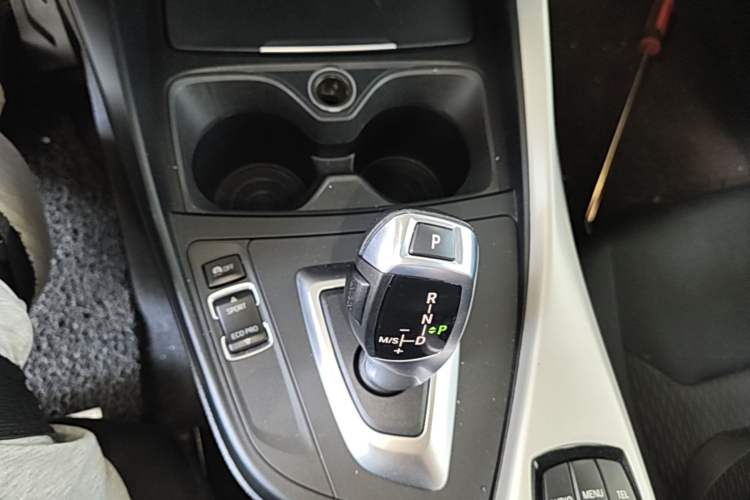 Used BMW 1 Series 2016 120i Leading Model Gear Lever