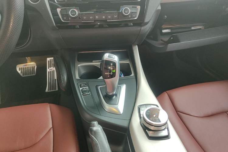 Used BMW 1 Series 2016 120i Leading Model Gear Lever