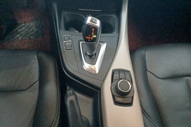 Used BMW 1 Series 2016 120i Leading Model Gear Lever