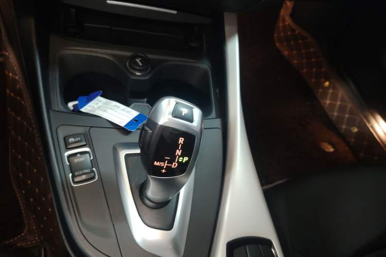 Used BMW 1 Series 2016 120i Leading Model Gear Lever