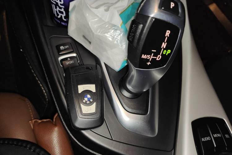 Used BMW 1 Series 2016 120i Leading Model Gear Lever