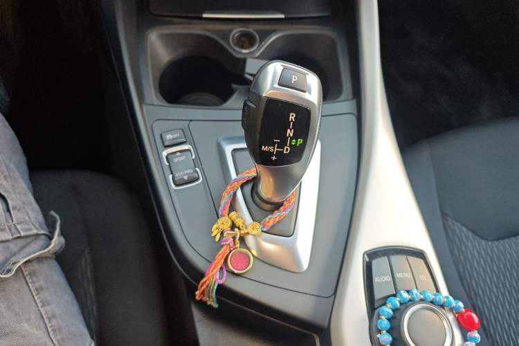 Used BMW 1 Series 2016 120i Leading Model Gear Lever