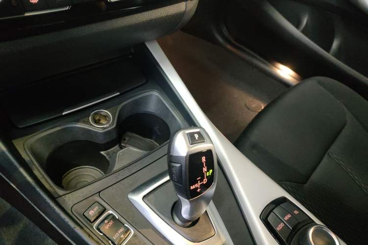 Used BMW 1 Series 2016 120i Leading Model Gear Lever
