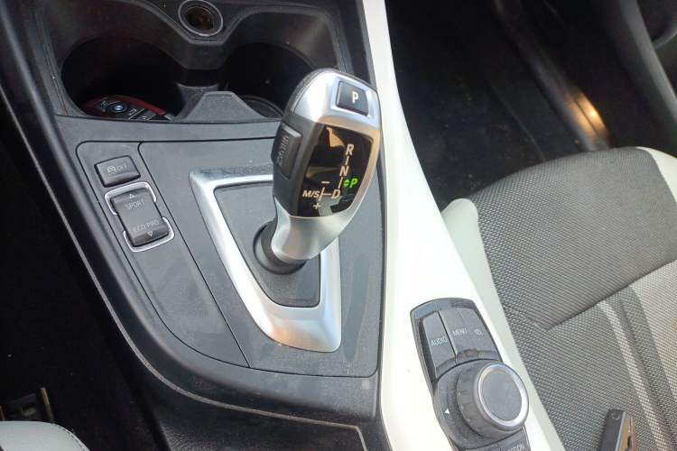 Used BMW 1 Series 2016 118i Urban Design Package Gear Lever