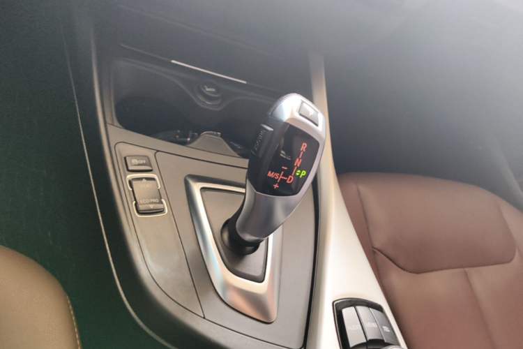 Used BMW 1 Series 2016 118i Leading Model Gear Lever