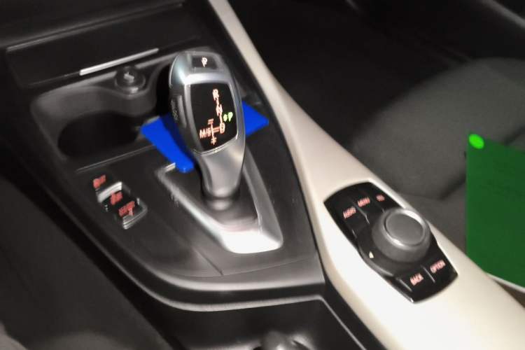 Used BMW 1 Series 2016 120i Leading Model Gear Lever