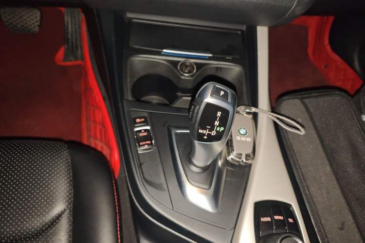 Used BMW 1 Series 2016 120i Leading Model Gear Lever