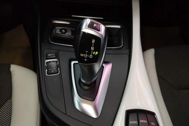Used BMW 1 Series 2016 118i Urban Design Package Gear Lever