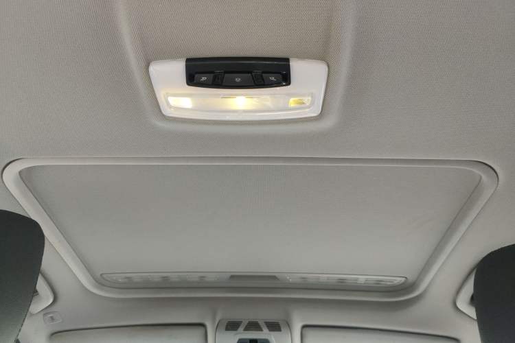 Used BMW 1 Series 2016 118i Leading Model Headliner
