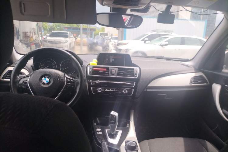 Used BMW 1 Series 2016 118i Leading Model Headliner