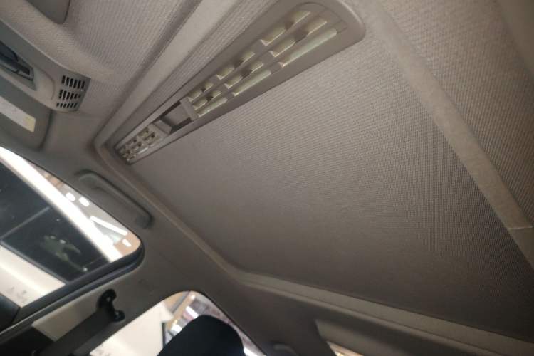 Used BMW 1 Series 2016 120i Leading Model Headliner