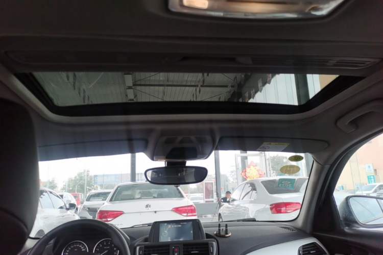 Used BMW 1 Series 2016 118i Leading Model Headliner