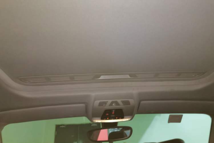 Used BMW 1 Series 2016 118i Leading Model Headliner