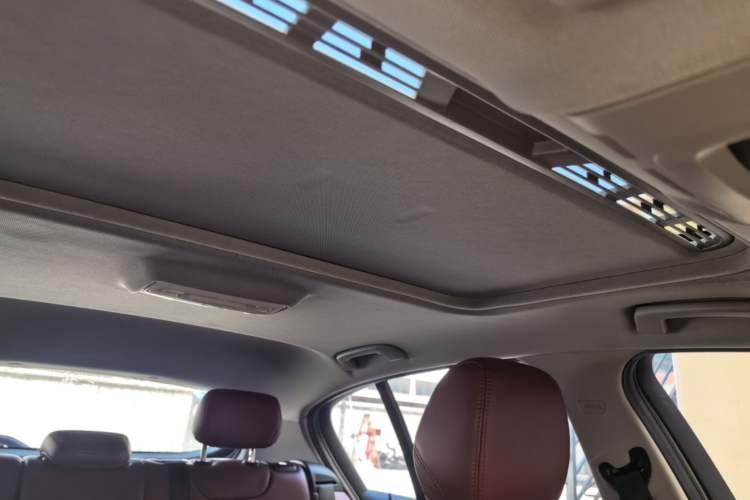 Used BMW 1 Series 2016 118i Leading Model Headliner