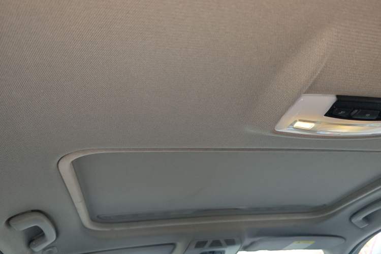 Used BMW 1 Series 2016 120i Leading Model Headliner