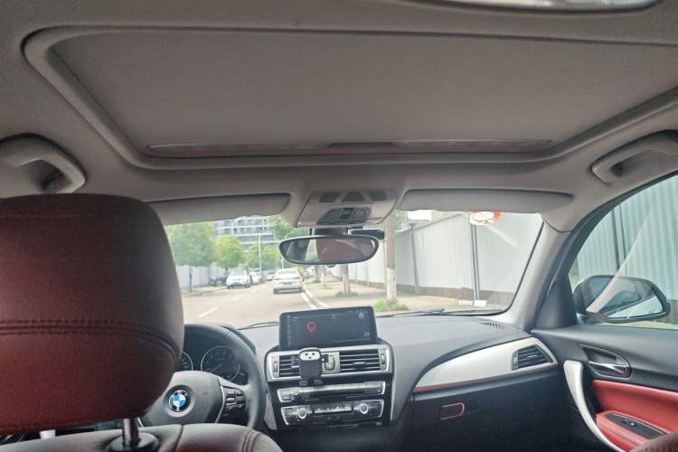 Used BMW 1 Series 2016 118i Leading Model Headliner