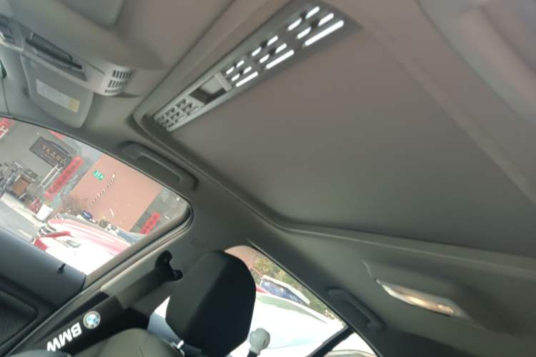 Used BMW 1 Series 2016 118i Leading Model Headliner