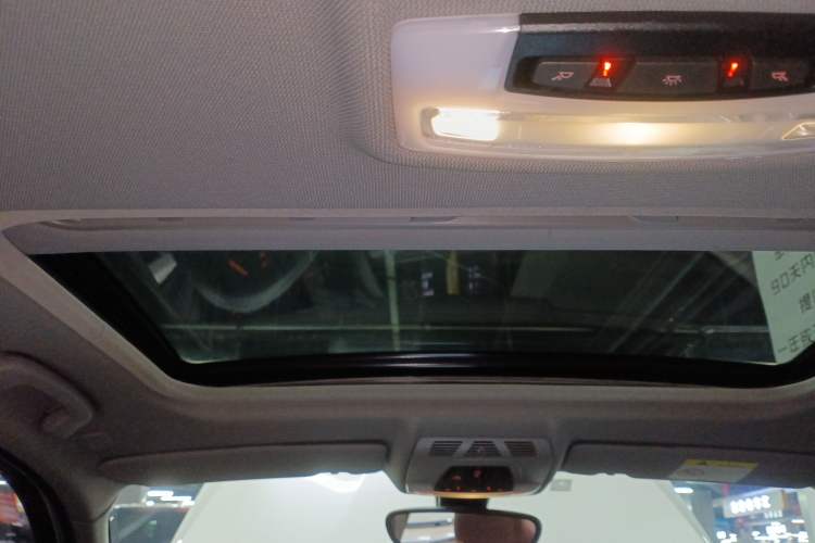 Used BMW 1 Series 2016 118i Leading Model Headliner