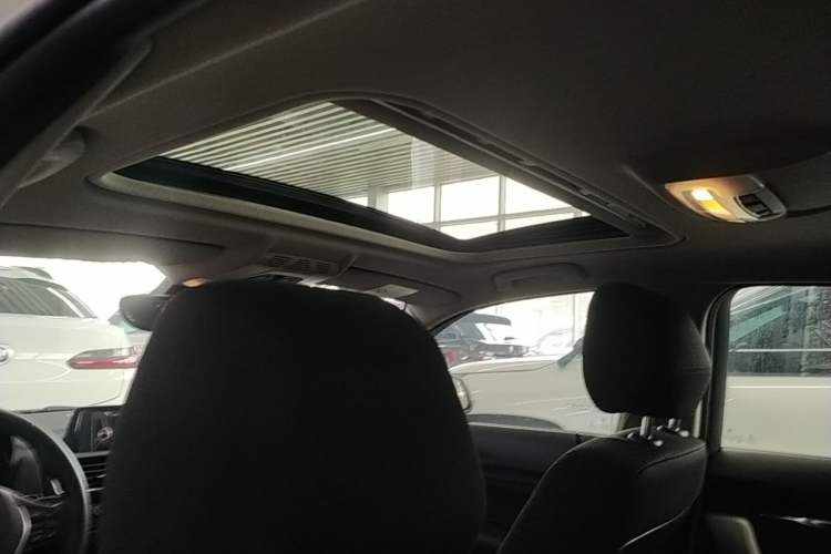 Used BMW 1 Series 2016 118i Leading Model Headliner