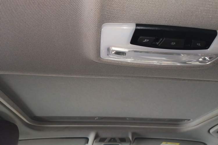 Used BMW 1 Series 2016 118i Leading Model Headliner