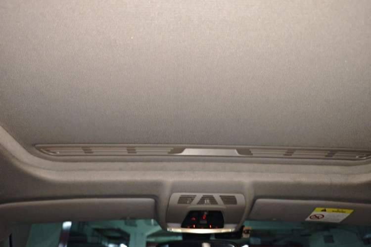 Used BMW 1 Series 2016 120i Leading Model Headliner