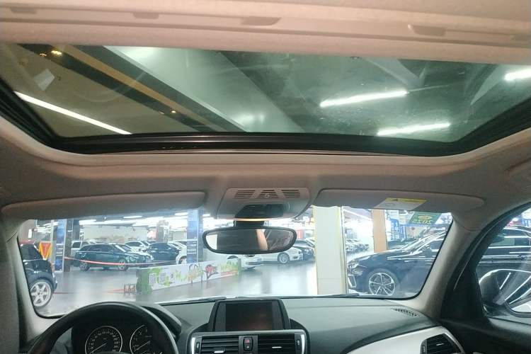 Used BMW 1 Series 2016 120i Leading Model Headliner