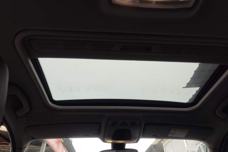 Used BMW 1 Series 2016 120i Leading Model Headliner