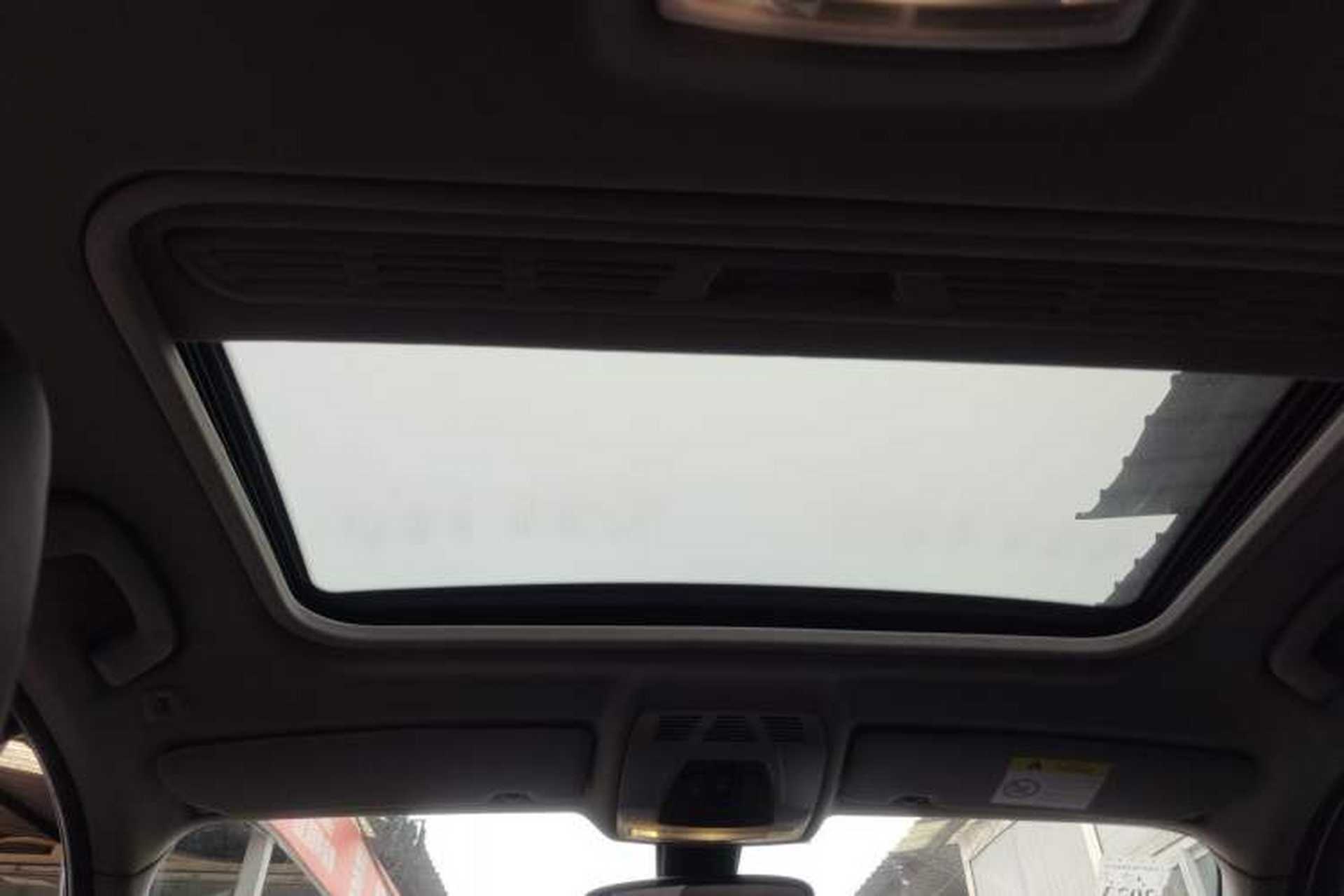 Used BMW 1 Series 2016 120i Leading Model Headliner