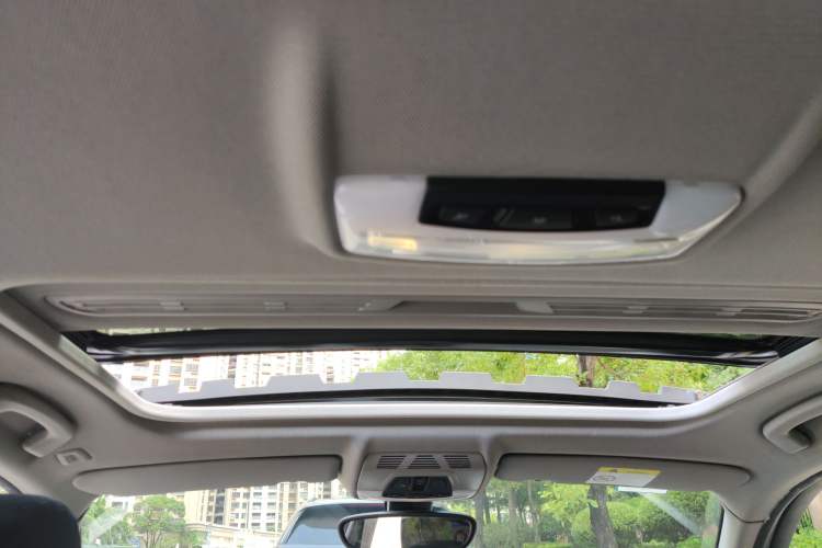 Used BMW 1 Series 2016 118i Leading Model Headliner