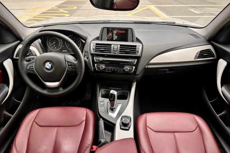 Used BMW 1 Series 2016 120i Leading Model Interior 1