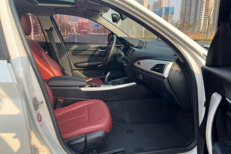 Used BMW 1 Series 2016 118i Leading Model Interior 1