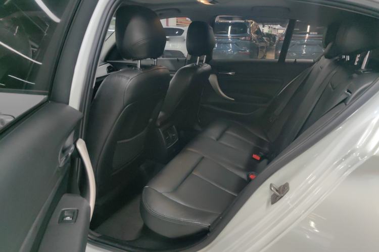 Used BMW 1 Series 2016 120i Leading Model Interior 1