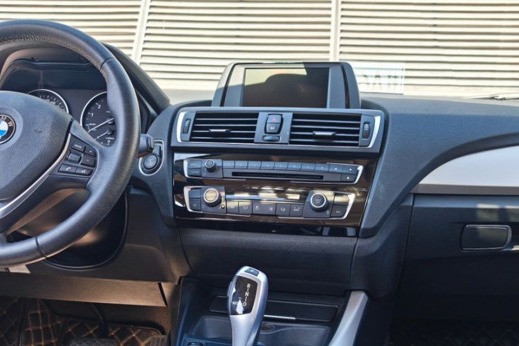 Used BMW 1 Series 2016 120i Leading Model Interior 2